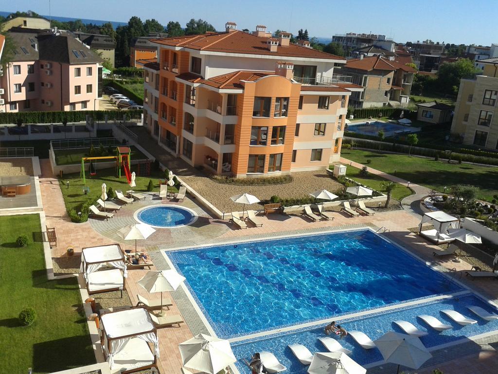 Apartment In St. Constantine And Helena Saints Constantine and Helena Exteriör bild