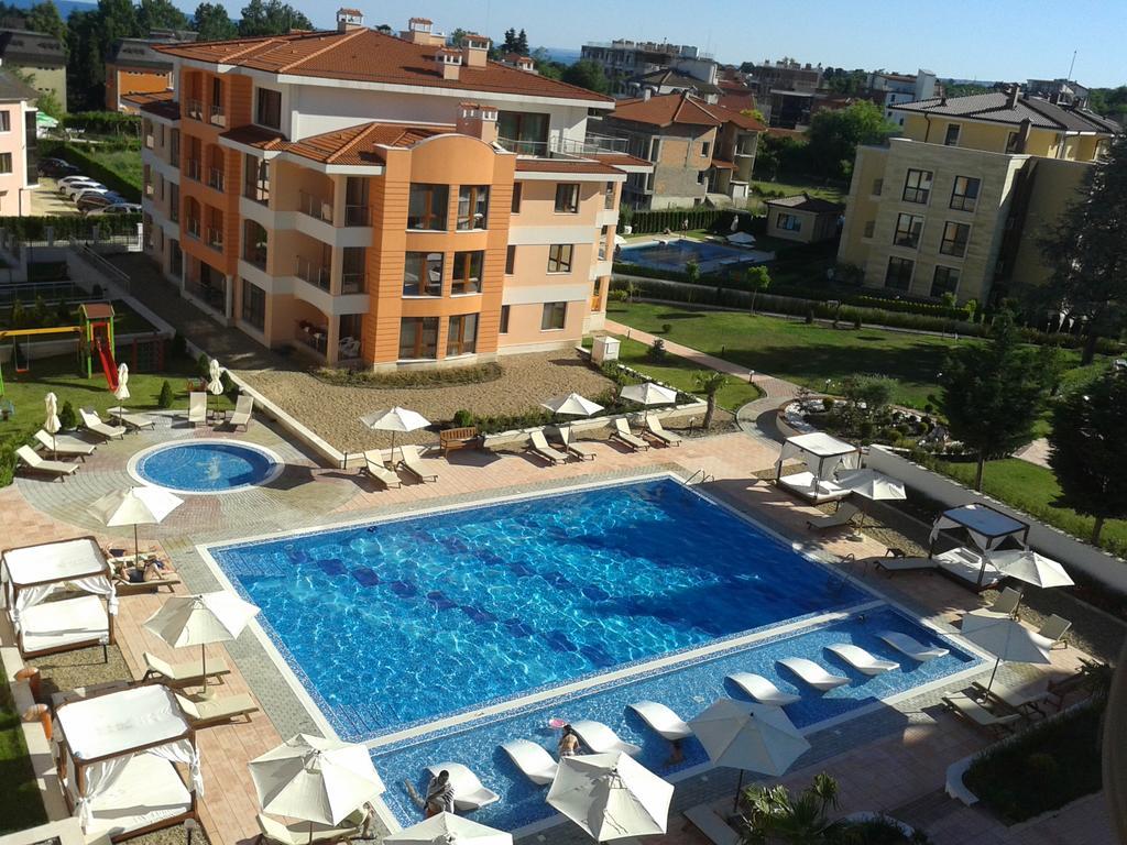 Apartment In St. Constantine And Helena Saints Constantine and Helena Exteriör bild